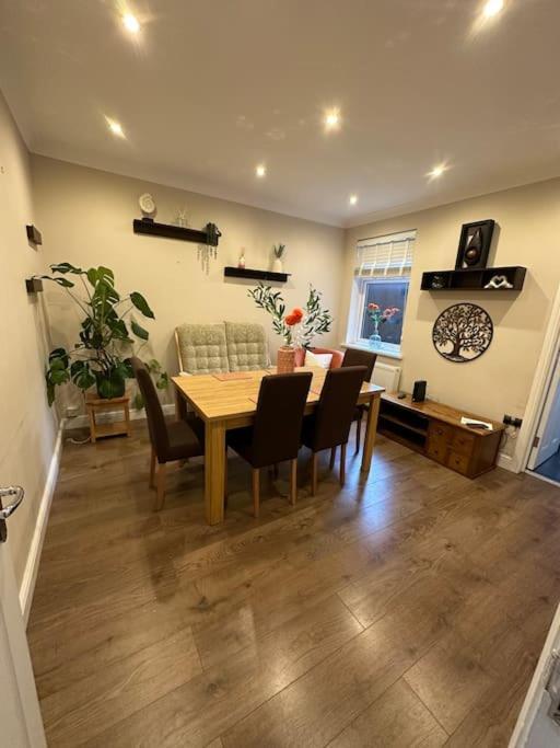 Adam'S Place, Watford Wd17 2Py Villa Luaran gambar