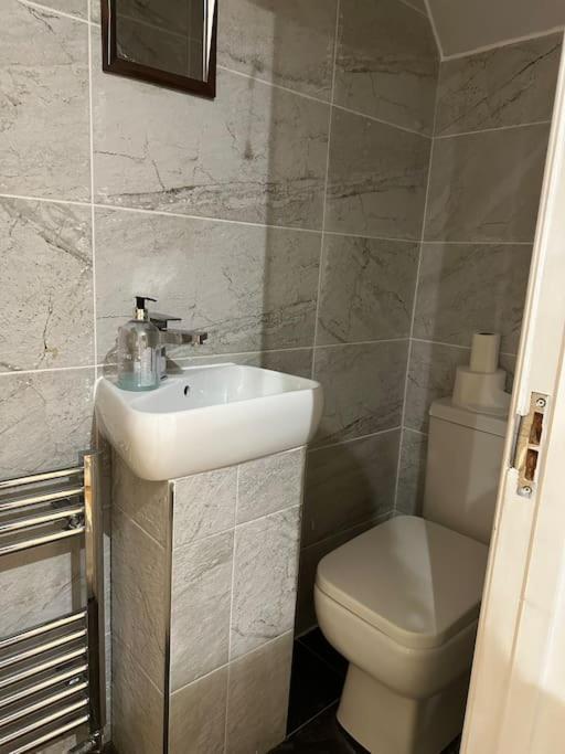 Adam'S Place, Watford Wd17 2Py Villa Luaran gambar